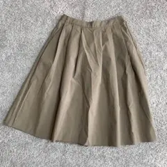 美品 UNIQLO ハイウエスト ドライ タックスカート M カーキ.2145
