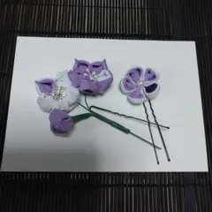 紫色と白色の花の髪飾り ヘアピン付き