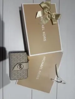 MICHAEL KORS 二つ折り財布