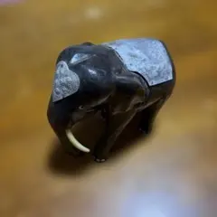 木製の象の置物 銀色装飾付き