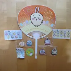 くら寿司✕ちいかわコラボ　缶バッジ ＆うちわ、マグネットシート、シールおまけ付