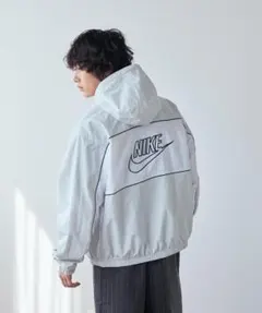 Nike フード付きナイロンジャケット グレー　ホワイト
