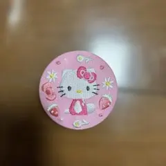 ハローキティ　刺繍缶バッジ
