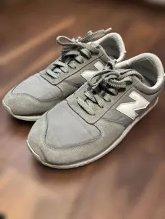 New Balance グレー スニーカー　23.5