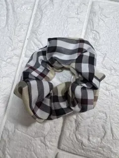 チェック柄　ヘアゴム　シュシュ