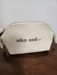 【新品】niko and ... キャンバス地 ポーチのサムネイル