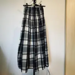 ロングスカート リバーシブル（ブラック ・チェック柄）