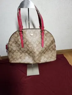 Coach　 ショルダーバッグ　 ベージュ/レッド