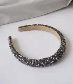 グリッター パールカチューシャ　ヘアバンド　ブラック　シルバー　キラキラ