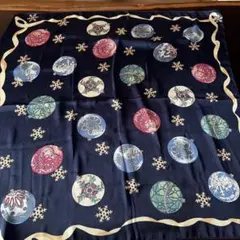 (未使用)ベトナム製　クリスマスオーナメント柄 シルクスカーフ　68x68cmのサムネイル