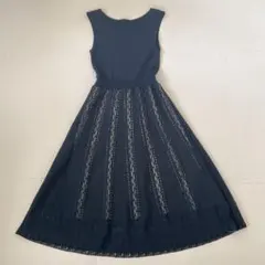 ストロベリーフィールズ　ニットワンピースのサムネイル