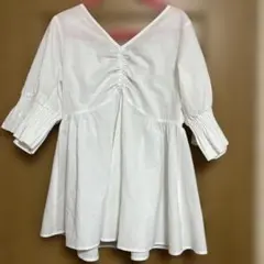 Ray BEAMSのホワイト コットン ギャザー 五分袖チュニック