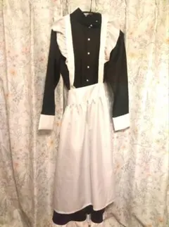 フリル付き黒メイド服