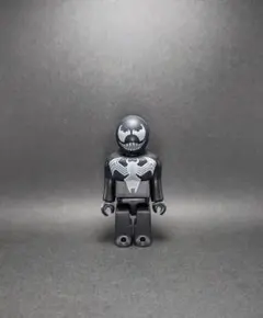 ヴェノム　フィギュア　キューブリック