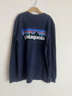 patagonia ネイビー ロゴ 長袖Tシャツ