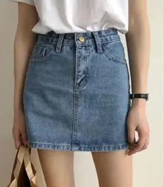 未使用に近い　デニムブルー タイトスカート 後ろと前にポケット付き L