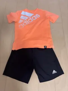 adidas オレンジ Tシャツとショートパンツ セット
