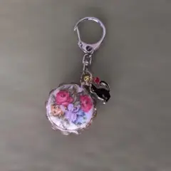 花柄キーホルダー・鈴•黒猫チャーム付き
