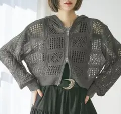 完売品★クロシェライクZIPパーカー★今季新品★チャコールグレーのサムネイル