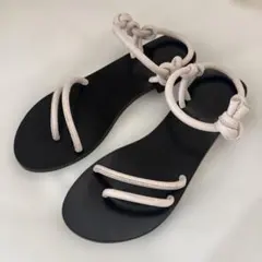 トゥモローランド サンダルのサムネイル