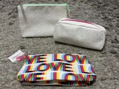 【新品未使用】クリニーク LOVEプリントポーチ ＆ ラメポーチ 計3点セットのサムネイル