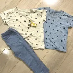 UNIQLO 星柄Tシャツ2枚とデニムパンツ3セットのサムネイル