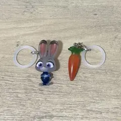 ズートピア　めじるしアクセサリー　ガチャガチャ2点