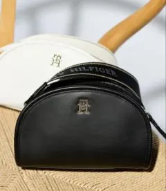 トミー・ヒルフィガー ショルダーバッグ ブラック