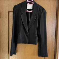 【美品】黒 テーラードジャケット ショート丈