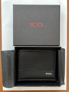 【新品・未使用】　TUMI 二つ折り財布 ブラックのサムネイル