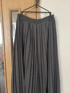 グレー プリーツ ガウチョパンツ