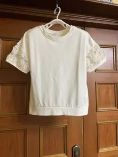 E hyphen world gallery Tシャツ 花柄レース袖のサムネイル