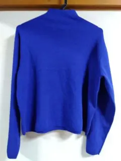 ロイヤルブルーボトルネック　ニット