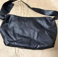 レディース メンズ ショルダーバッグ 肩掛けバッグ 斜めがけバッグ 黒