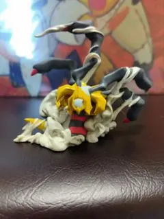 ギラティナ フィギュア