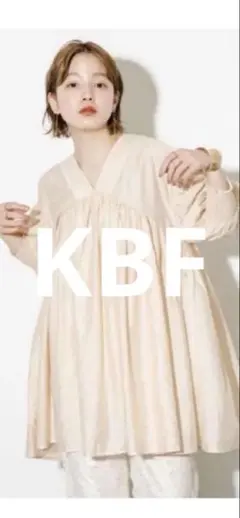 KBFボリュームギャザーミニワンピース　ベージュのサムネイル