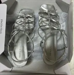 LOWRYS FARM シルバー ストラップサンダル