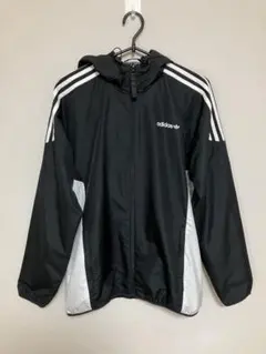 adidas アディダス　ナイロンジャケット Mサイズ　黒