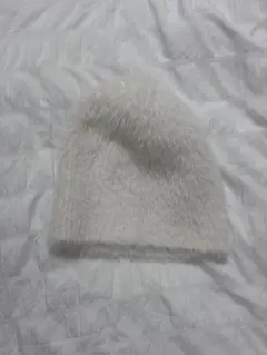 GU ホワイト ニット帽