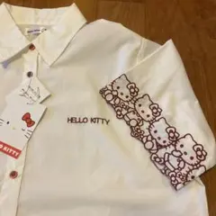 【新品未使用】ハローキティ　刺繍シャツ　M サンリオ　アベイル