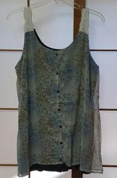 タンクトップ