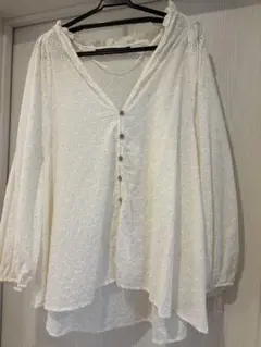 ZARA 刺繍入りホワイトシャツ・ブラウス