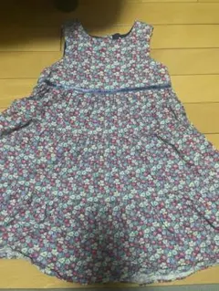 110 センスオブワンダー　花柄ワンピース