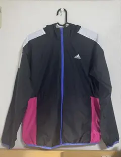 adidas フード付きウィンドブレーカー 黒/ピンク/青