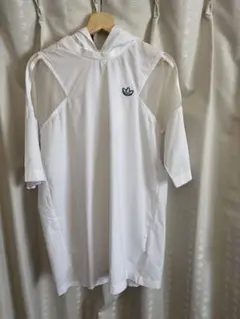 adidas スポーツウェア