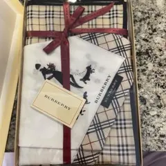 【箱付き・未使用】BURBERRY チェック柄 ハンカチ ギフトボックス付き