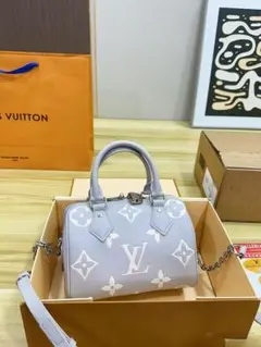 ♪可愛い♡Louis ✦Vuitton ミニハンドバッグ ライトグレー~