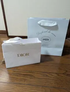 Diorギフト袋 Amazon | Christian Dior ディオール 2024 母の日 ギフトクラッチ
