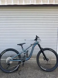 れん様専用 SANTA CRUZ V10.5 26 inch Sサイズ - メルカリ