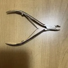 ステンレス ネイルキューティクルニッパー 中型のサムネイル